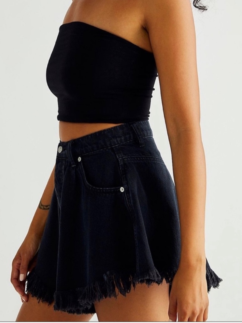 We the Free Free People Black Denim Frayed Hem Shorts NWT - Picture 2 of 14
